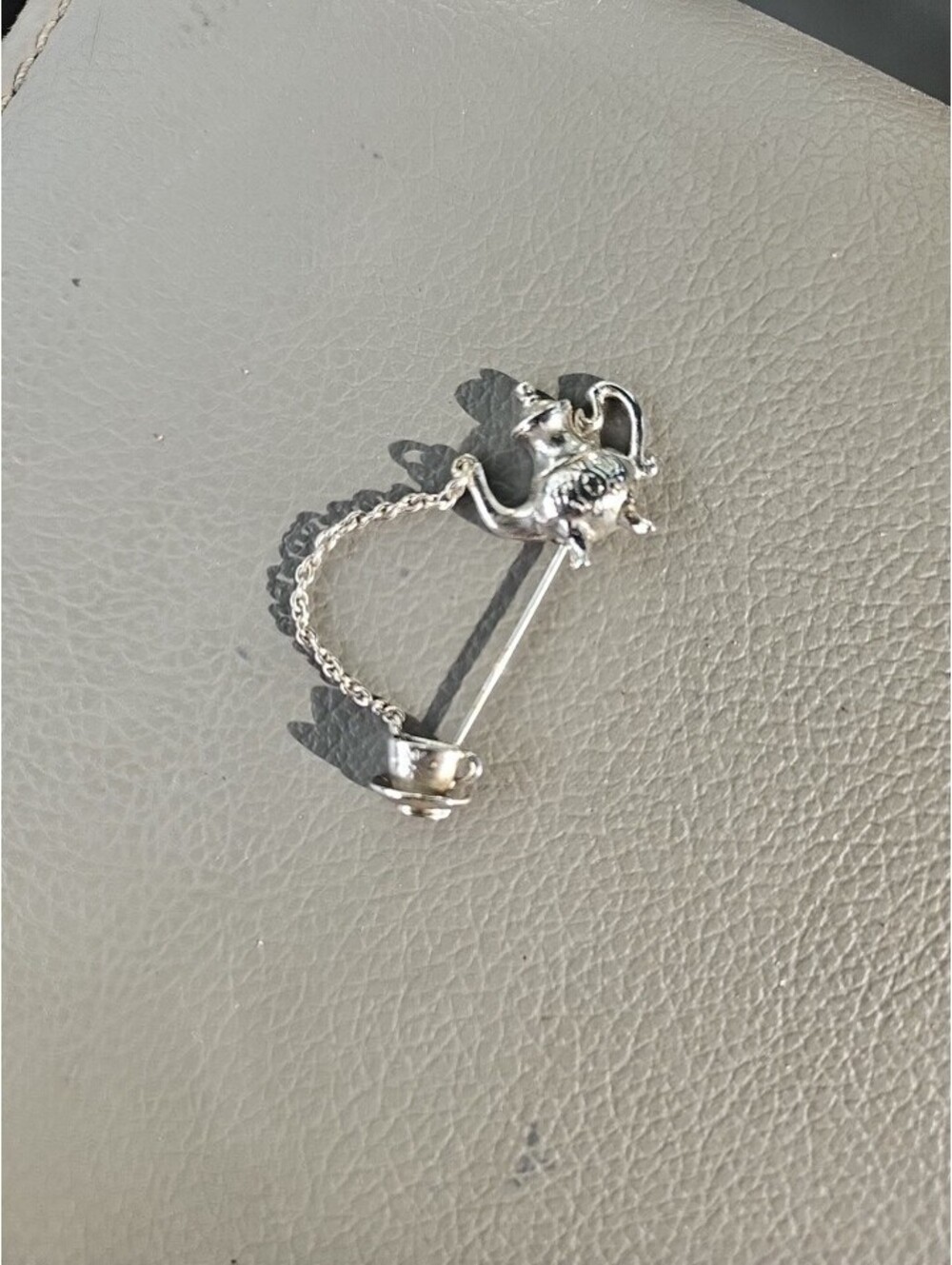 Avon Vintage Colonial Teapot Pin Brooch, Silver Tone Metal, Tea Theme, Chain